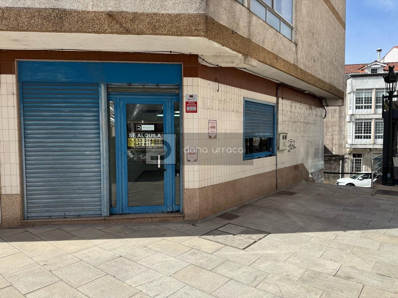 LOCAL COMERCIAL EN ALQUILER EN TUI, 47 M², LUZ TRIFÁSICA Y CIERRES DE SEGURIDAD