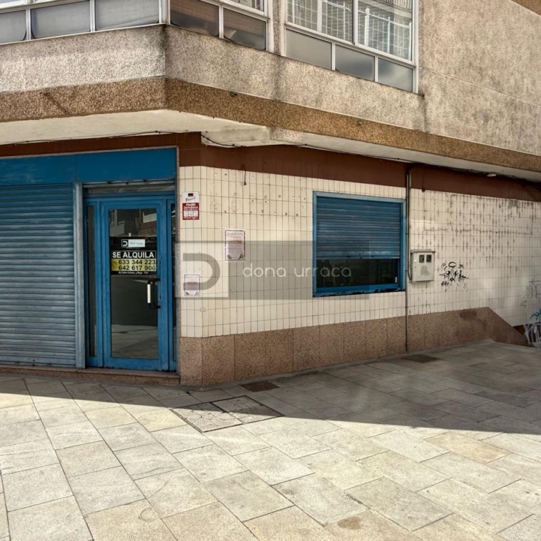 LOCAL COMERCIAL EN ALQUILER EN TUI, 47 M², LUZ TRIFÁSICA Y CIERRES DE SEGURIDAD