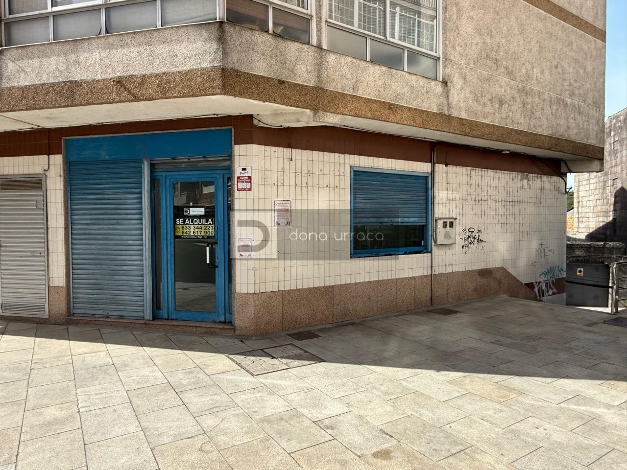 LOCAL COMERCIAL EN ALQUILER EN TUI, 47 M², LUZ TRIFÁSICA Y CIERRES DE SEGURIDAD