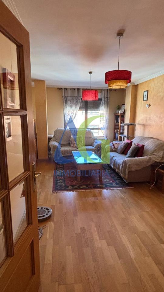 179154516241900173970_179154470654 SE VENDE DUPLEX DE 4 HABITACIOENS EN NAVATEJERA