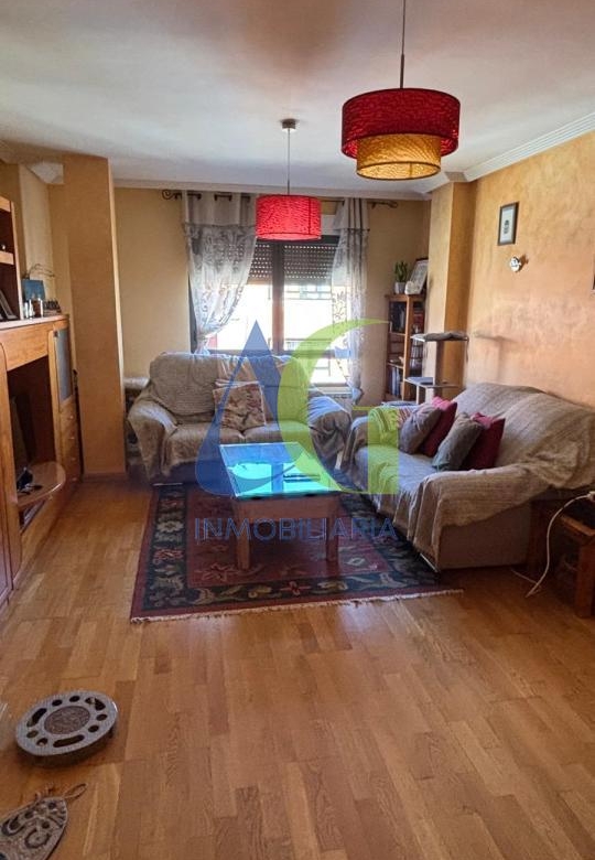 SE VENDE DUPLEX DE 4  HABITACIOENS EN NAVATEJERA