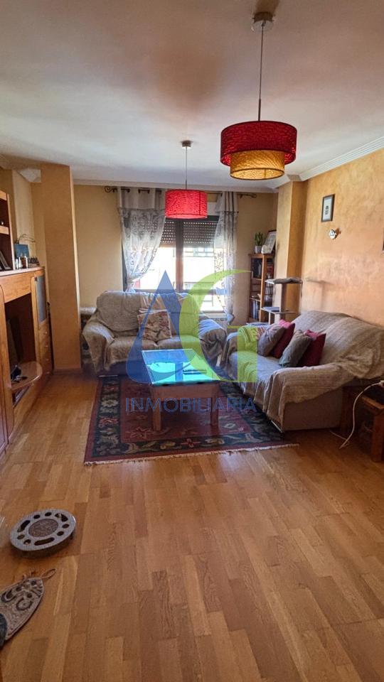179154516284600173970_179154470705 SE VENDE DUPLEX DE 4 HABITACIOENS EN NAVATEJERA