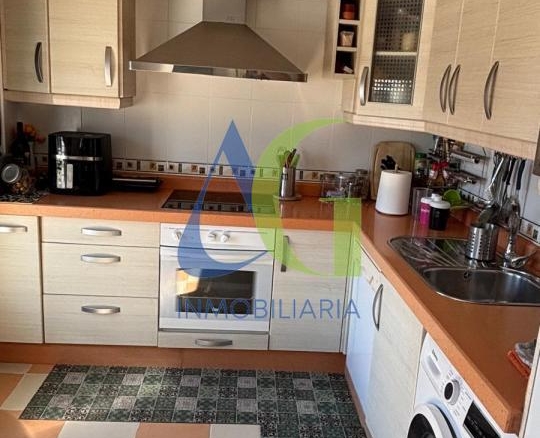 SE VENDE DUPLEX DE 4  HABITACIOENS EN NAVATEJERA