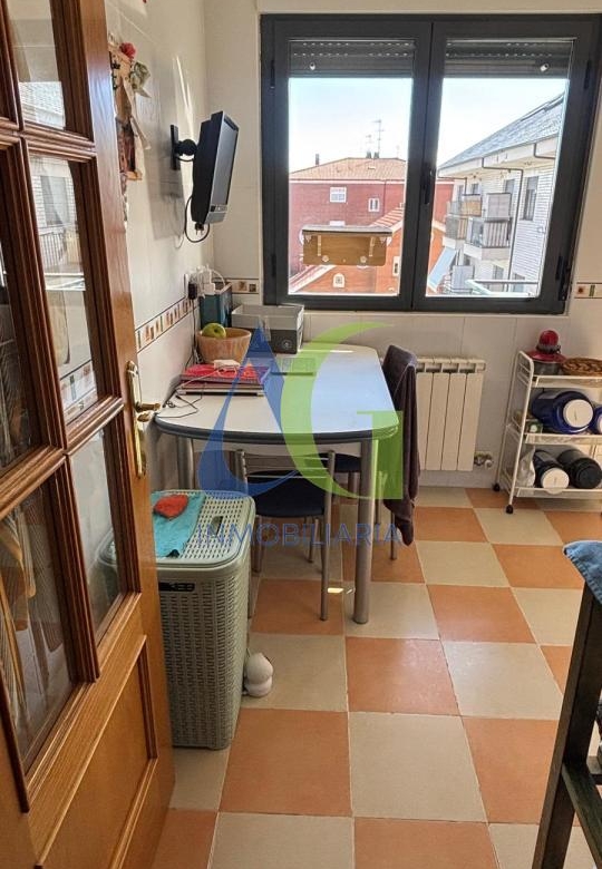 SE VENDE DUPLEX DE 4  HABITACIOENS EN NAVATEJERA