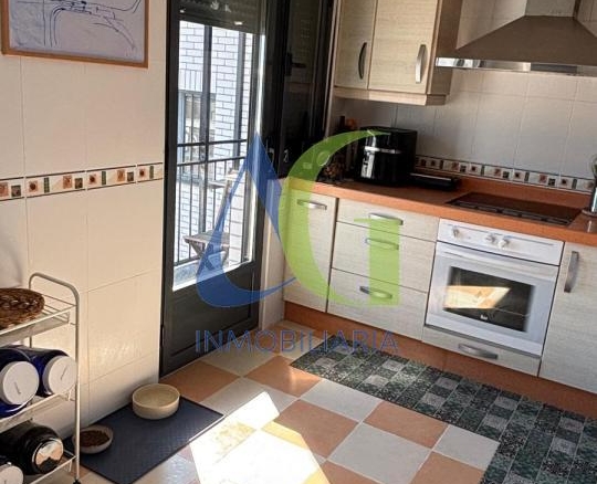 SE VENDE DUPLEX DE 4  HABITACIOENS EN NAVATEJERA