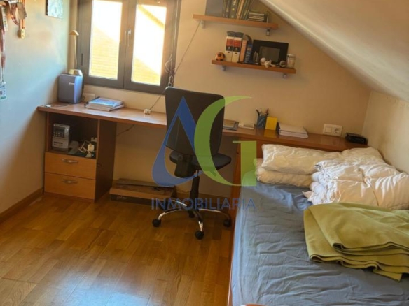 SE VENDE DUPLEX DE 4  HABITACIOENS EN NAVATEJERA