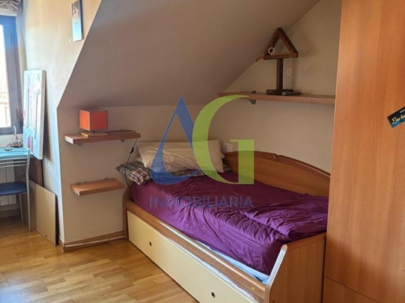SE VENDE DUPLEX DE 4  HABITACIOENS EN NAVATEJERA