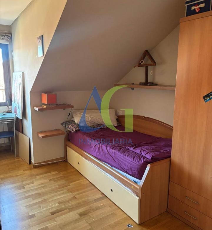 SE VENDE DUPLEX DE 4  HABITACIOENS EN NAVATEJERA