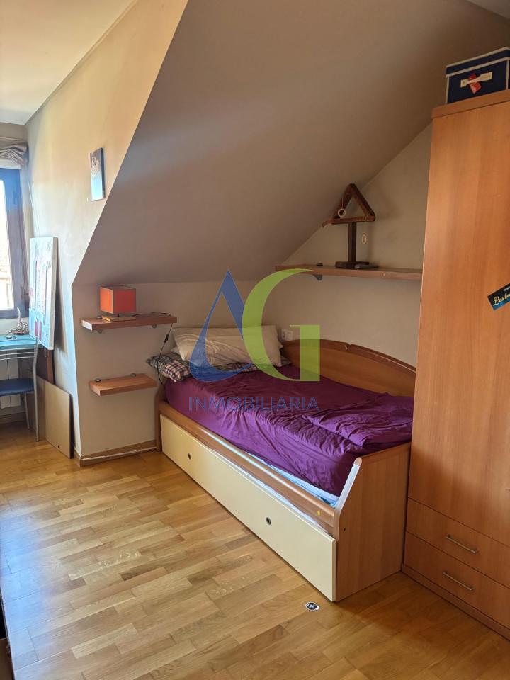 179154517024400173970_179154469981 SE VENDE DUPLEX DE 4 HABITACIOENS EN NAVATEJERA