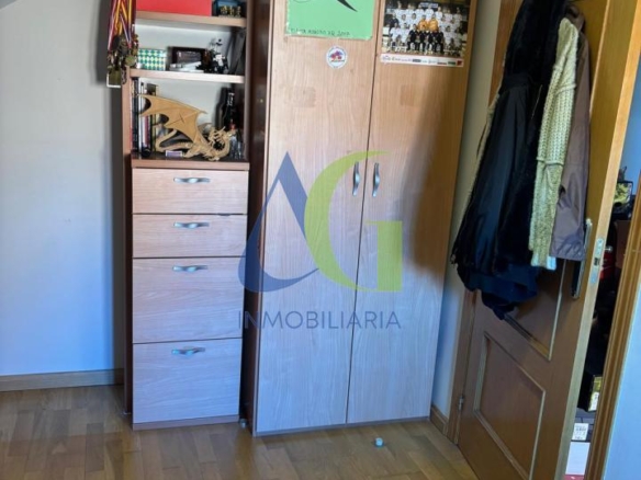 SE VENDE DUPLEX DE 4  HABITACIOENS EN NAVATEJERA