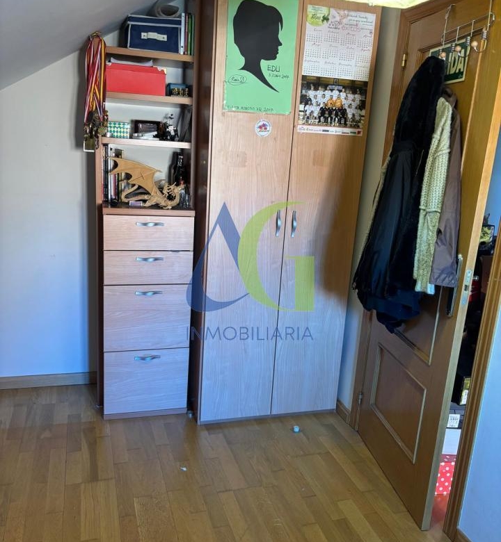SE VENDE DUPLEX DE 4  HABITACIOENS EN NAVATEJERA