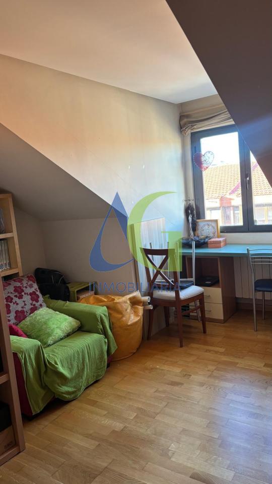 179154517236000173970_179154469565 SE VENDE DUPLEX DE 4 HABITACIOENS EN NAVATEJERA