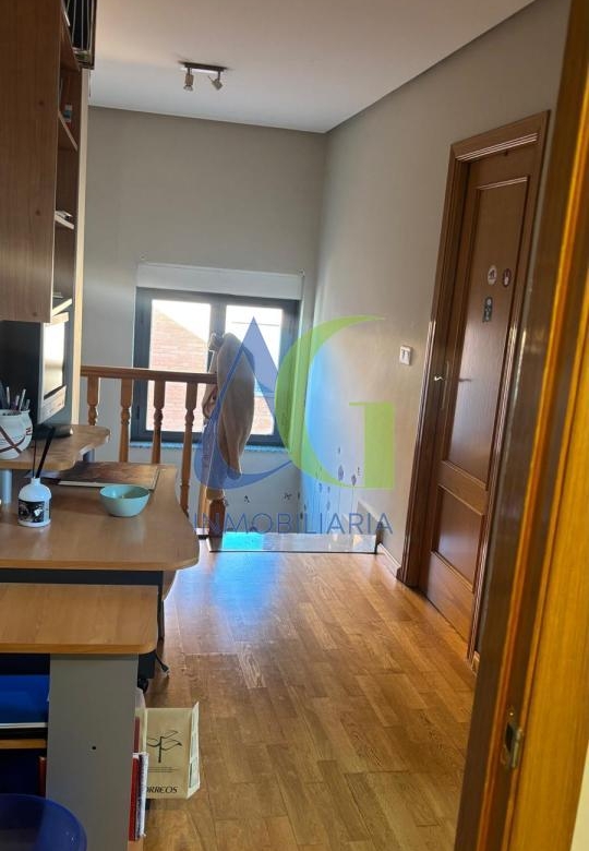SE VENDE DUPLEX DE 4  HABITACIOENS EN NAVATEJERA