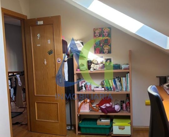 SE VENDE DUPLEX DE 4  HABITACIOENS EN NAVATEJERA