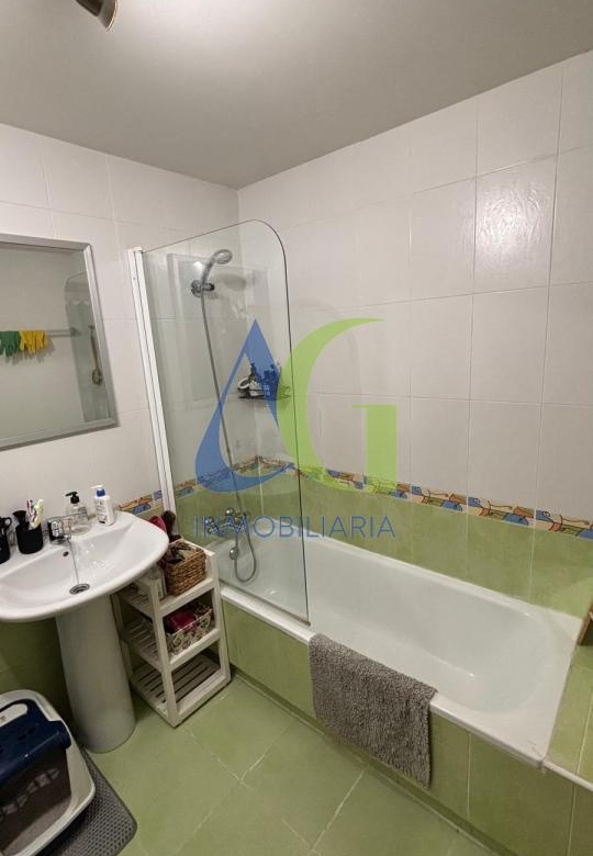 SE VENDE DUPLEX DE 4  HABITACIOENS EN NAVATEJERA