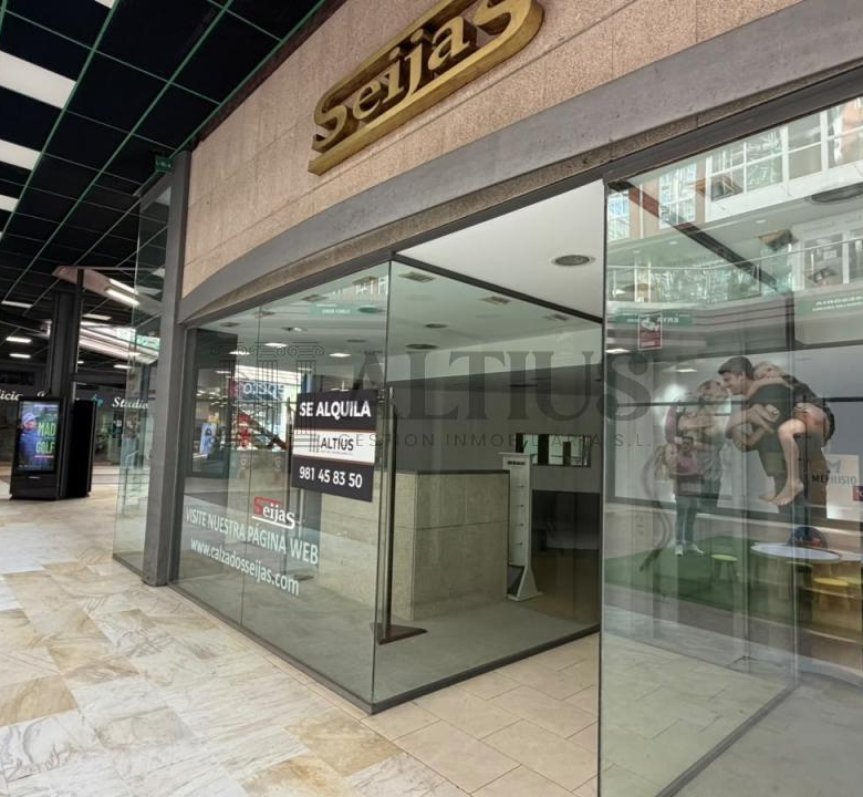 Local comercial de 100 m² en Área Central con amplio almacén