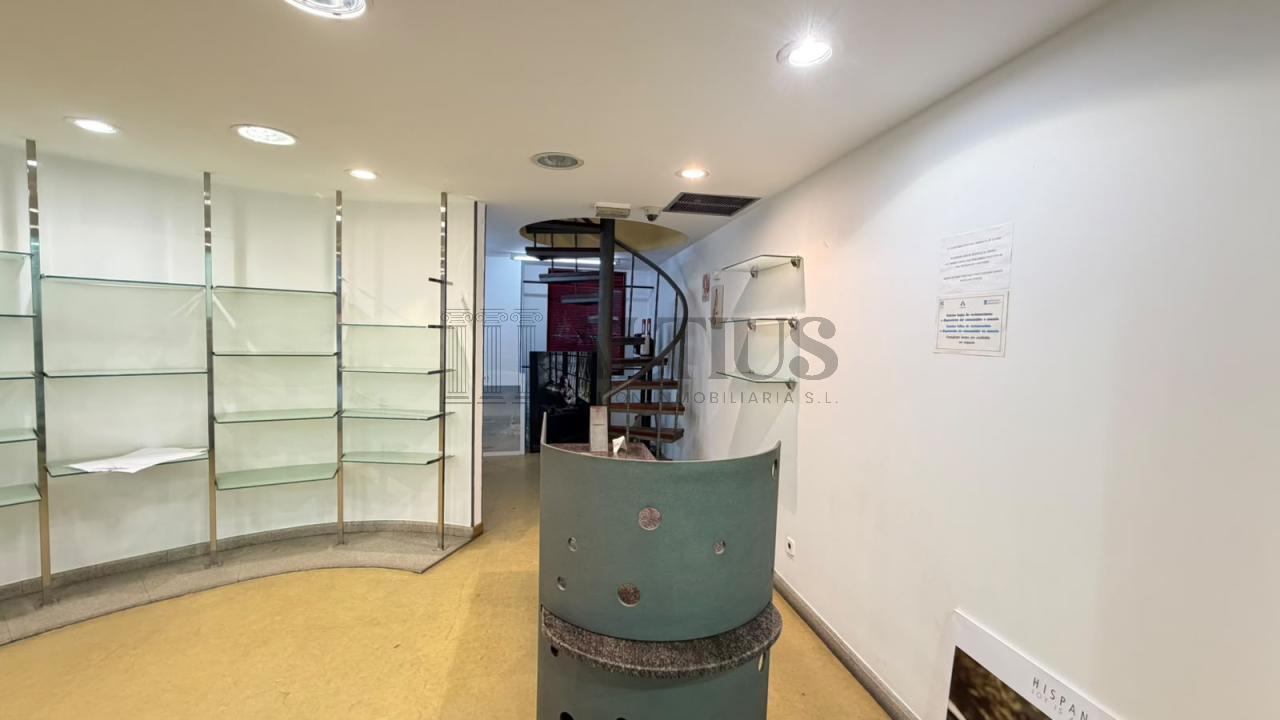 179154869490900029800_179154843914 Local comercial de 100 m² en Área Central con amplio almacén