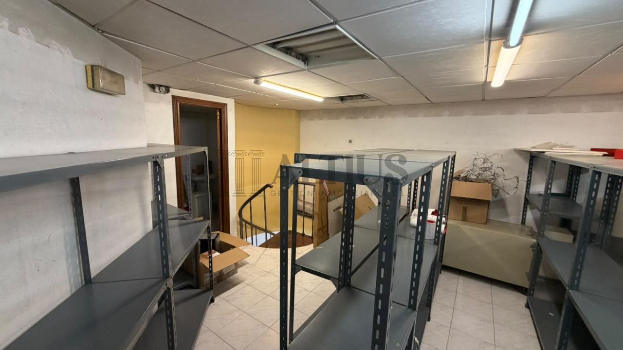 179154869728600029800_179154844381 Local comercial de 100 m² en Área Central con amplio almacén