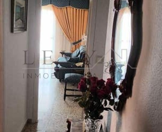 PISO 4 DORMITORIOS CERCA COMISARIA POLICIA
