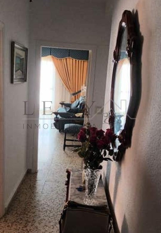 PISO 4 DORMITORIOS CERCA COMISARIA POLICIA