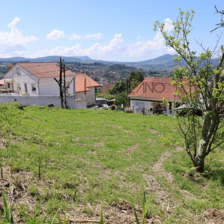 Solar de 577 m² con proyecto y licencia para vivienda unifamiliar en Lavadores, Vigo
