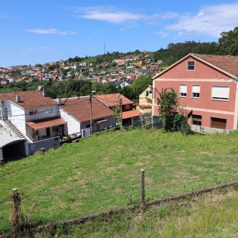 Solar de 577 m² con proyecto y licencia para vivienda unifamiliar en Lavadores, Vigo