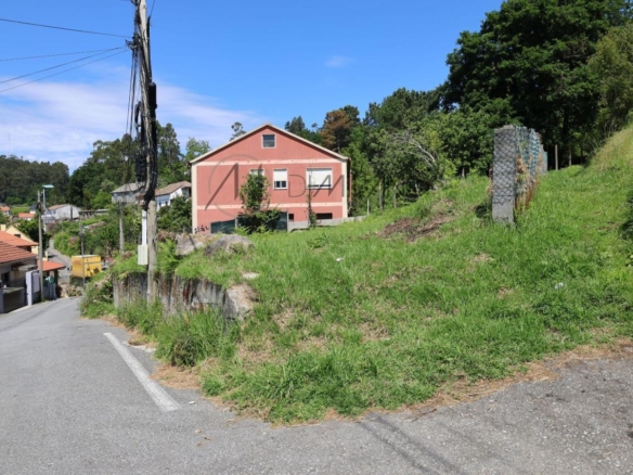 Solar de 577 m² con proyecto y licencia para vivienda unifamiliar en Lavadores, Vigo