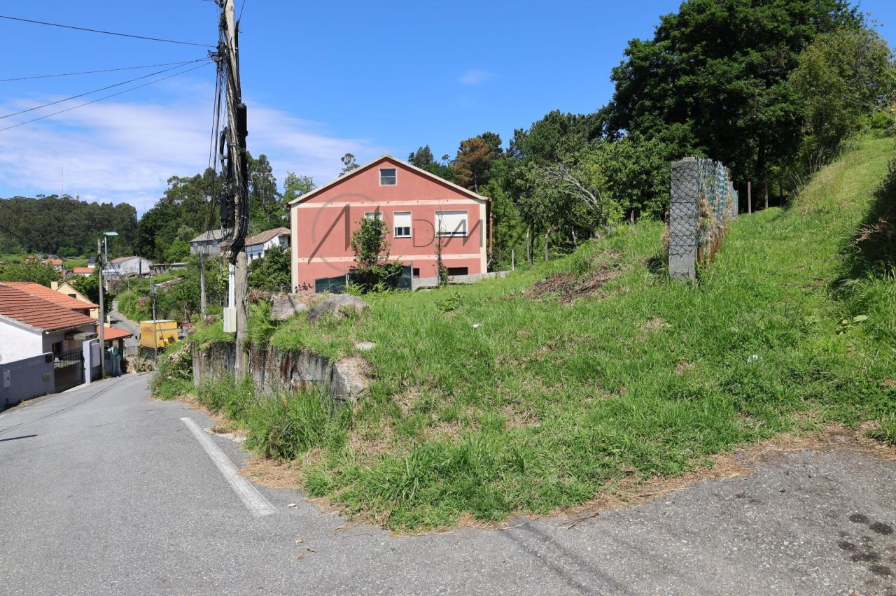 Solar de 577 m² con proyecto y licencia para vivienda unifamiliar en Lavadores, Vigo