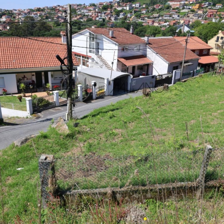 Solar de 577 m² con proyecto y licencia para vivienda unifamiliar en Lavadores, Vigo