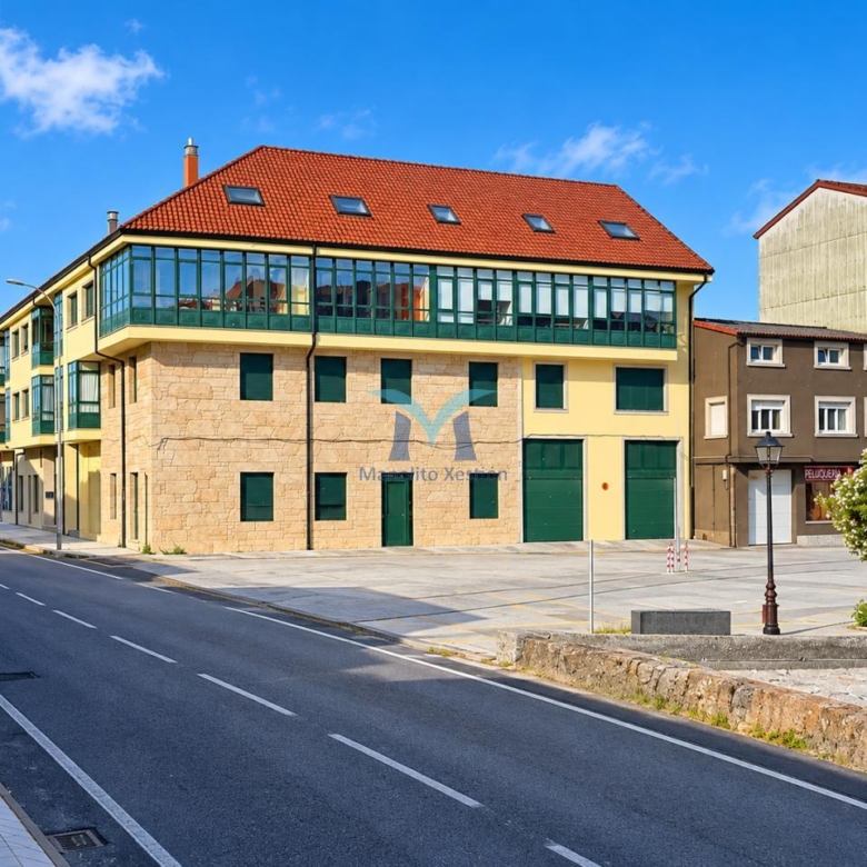 SE VENDE LOCAL COMERCIAL DE 154 m² EN O PINDO – AMPLIO ESCAPARATE Y ZONA DE ALMACÉN