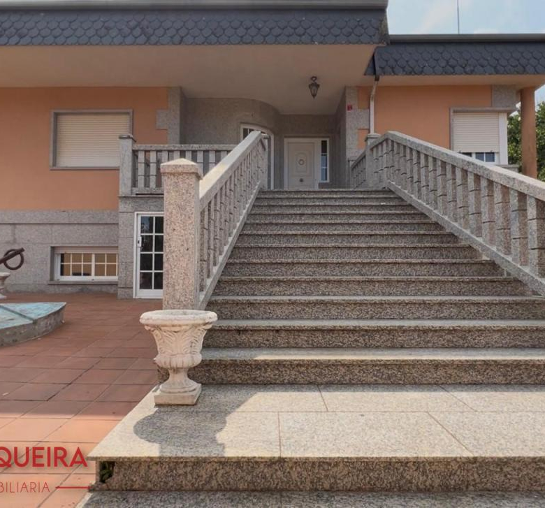 CHALET EXCLUSIVO EN O ROSAL – 431 M², 7 DORMITORIOS Y AMPLIA PARCELA DE 1.486 M²