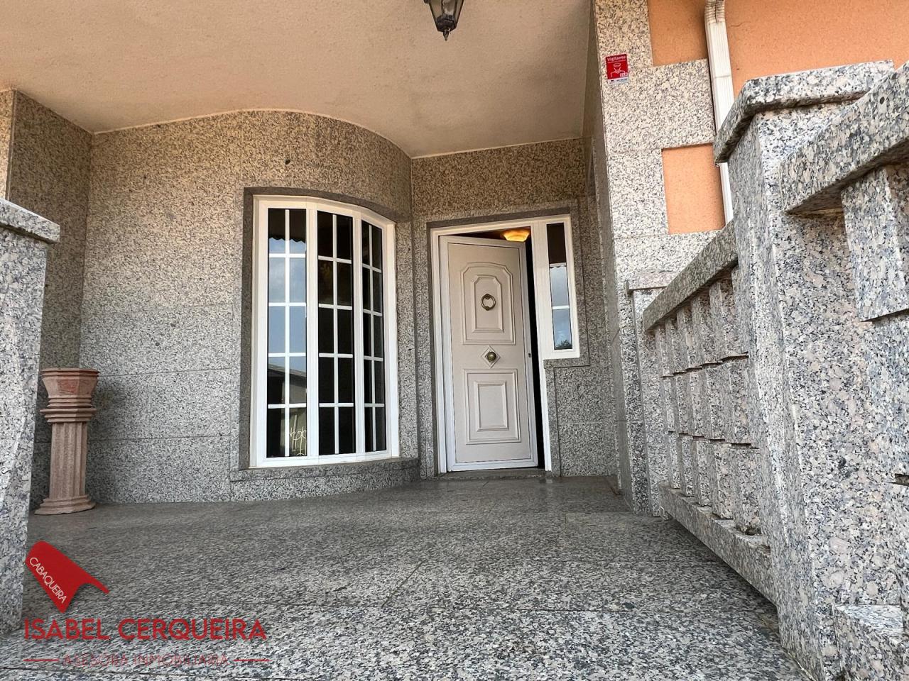 179187742489000045482_178498336351 CHALET EXCLUSIVO EN O ROSAL – 431 M², 7 DORMITORIOS Y AMPLIA PARCELA DE 1.486 M²