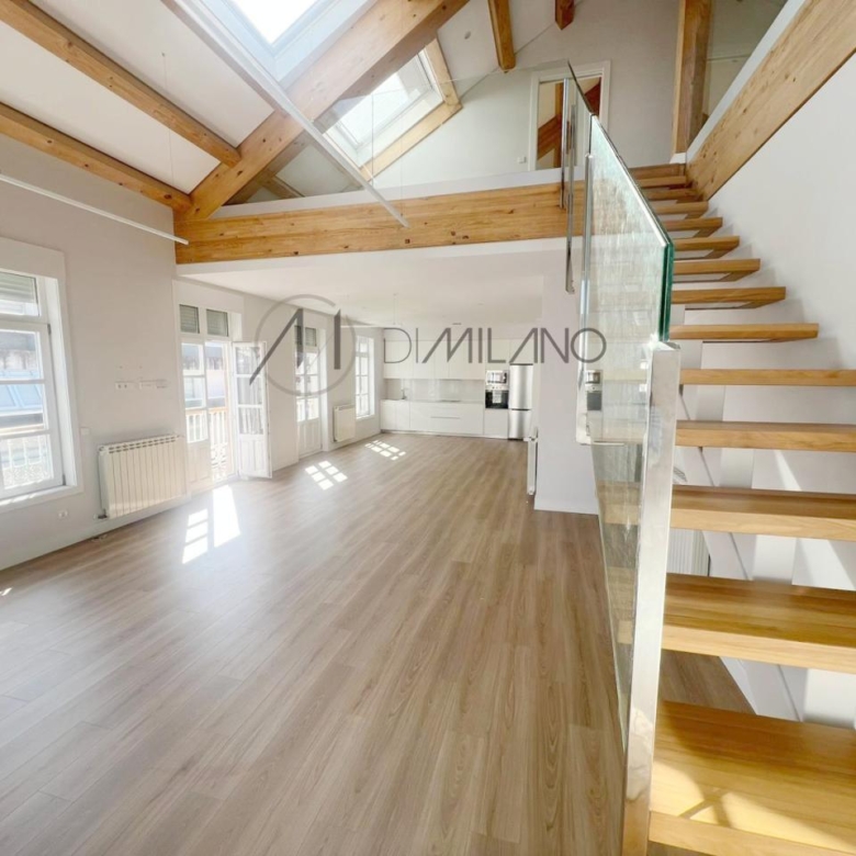 Sofisticado duplex en alquiler en calle Progreso, Vigo