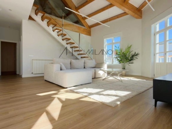 Sofisticado duplex en alquiler en calle Progreso, Vigo