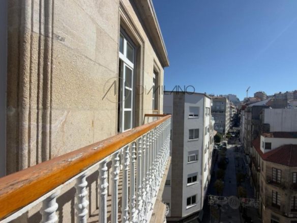 Sofisticado duplex en alquiler en calle Progreso, Vigo