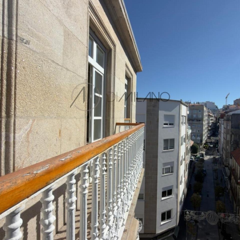 Sofisticado duplex en alquiler en calle Progreso, Vigo