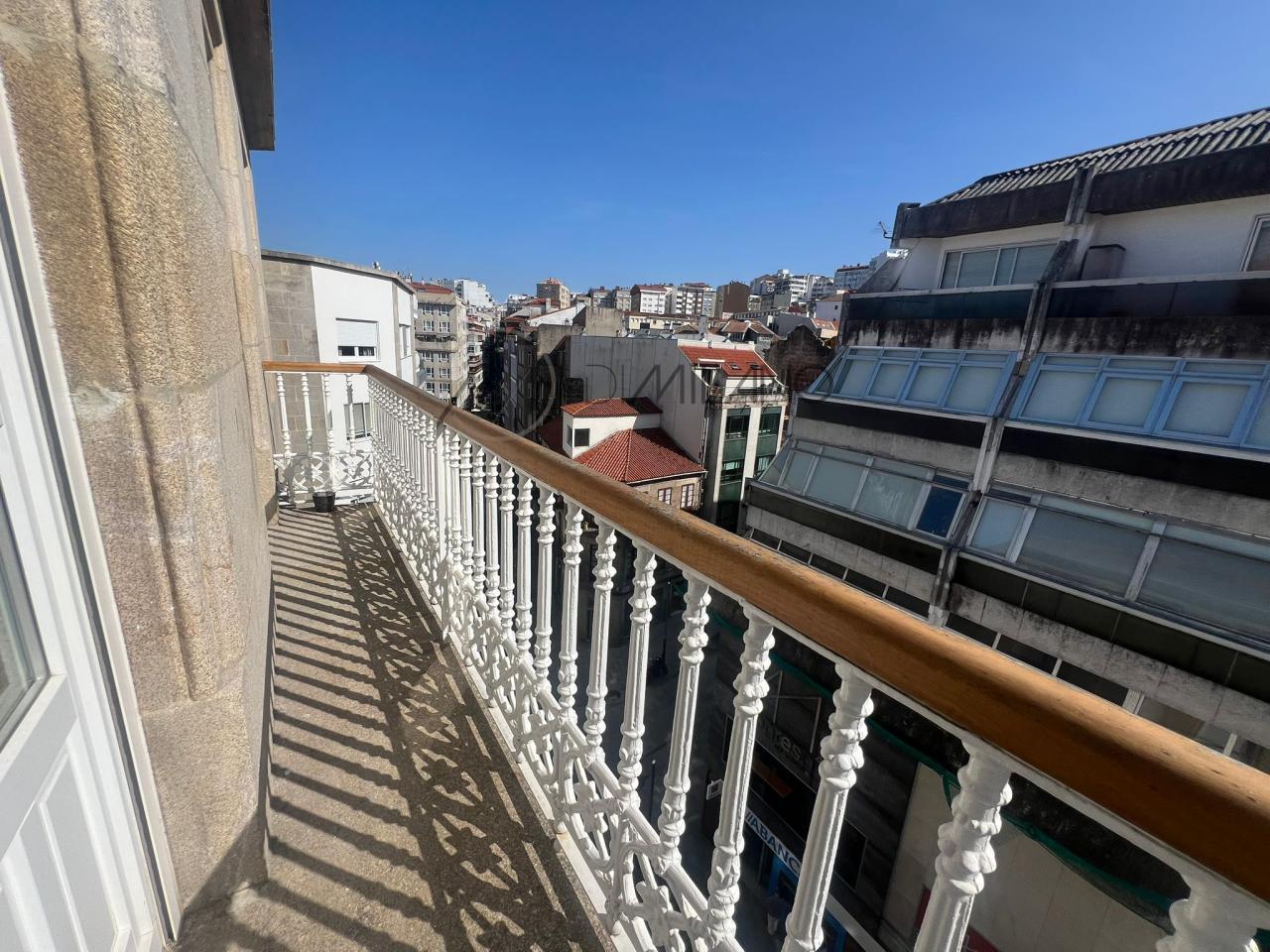 179188397891100165769_175741439683 Sofisticado duplex en alquiler en calle Progreso, Vigo