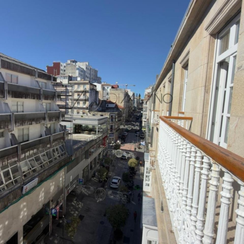 Sofisticado duplex en alquiler en calle Progreso, Vigo