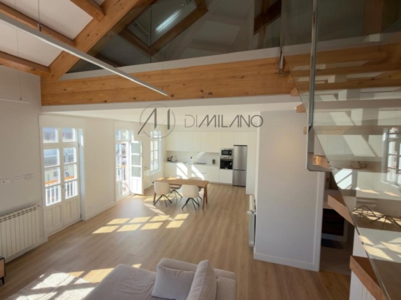 Sofisticado duplex en alquiler en calle Progreso, Vigo
