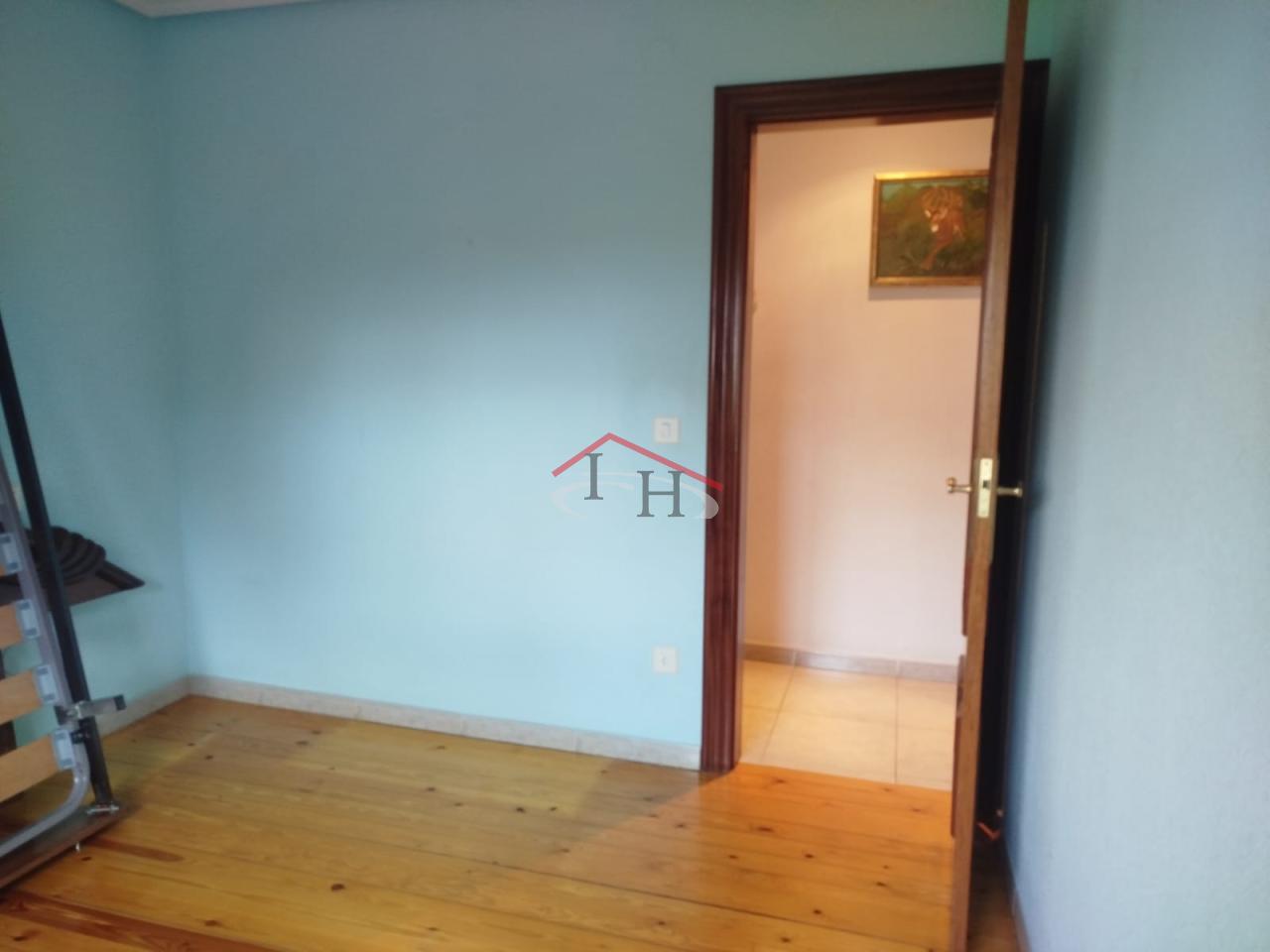 179191131109100173959_179130149520 PISO CON TRASTERO EN TROBAJO DEL CAMINO