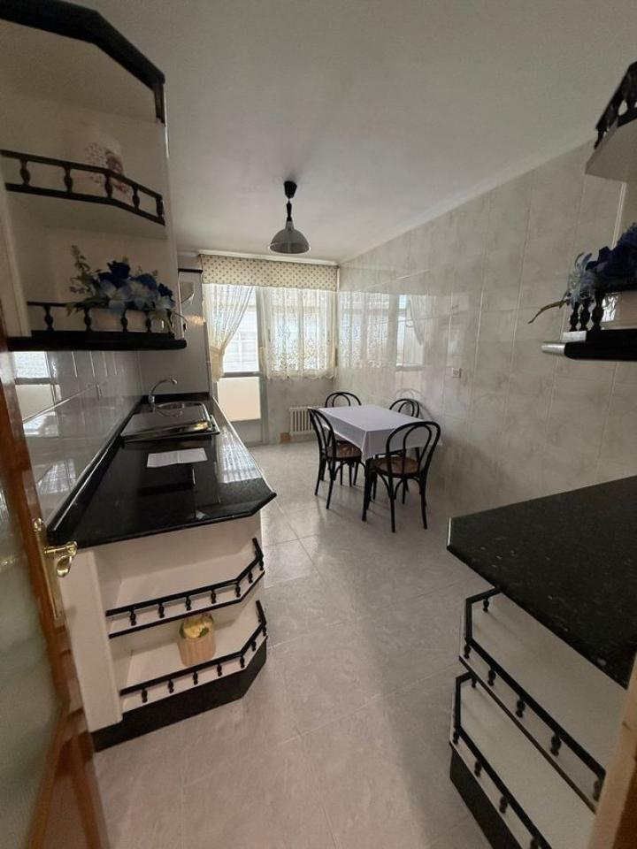 179197654705100174013_179197532566 Piso en venta en Calle Serra Gañidoira, 55