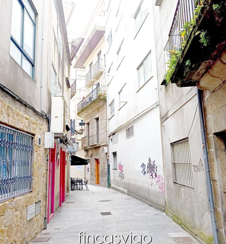 PISO EN REDONDELA