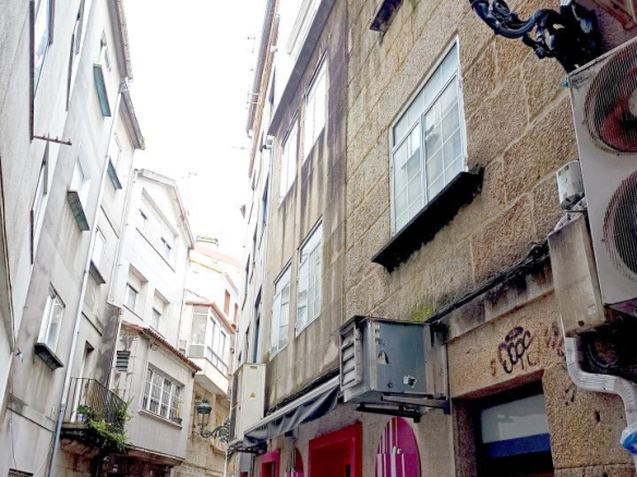 PISO EN REDONDELA