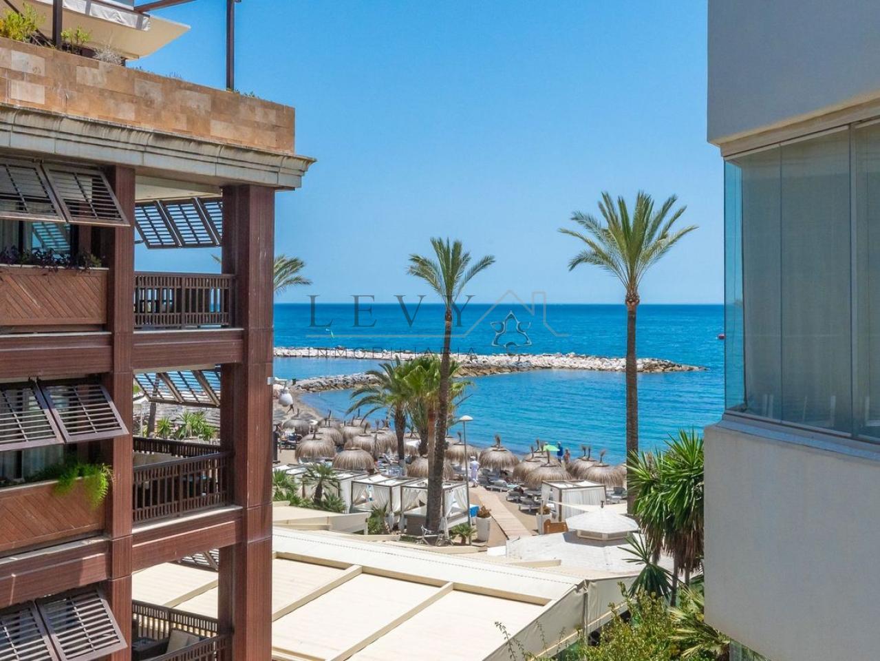 179199719795800174025_179199691896 Fantastico piso frante al Mar en Puerto Banus