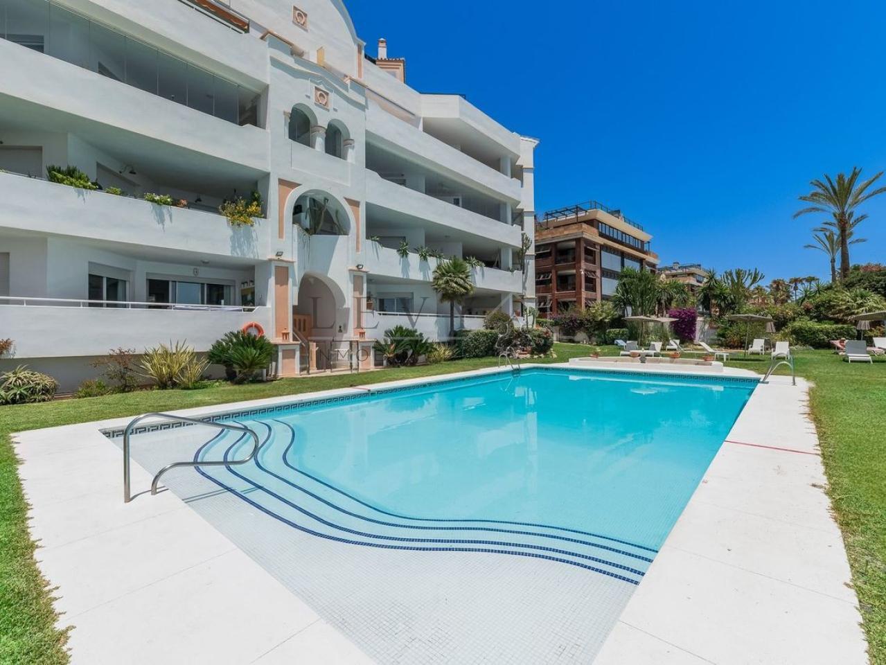 179199719825200174025_179199692035 Fantastico piso frante al Mar en Puerto Banus
