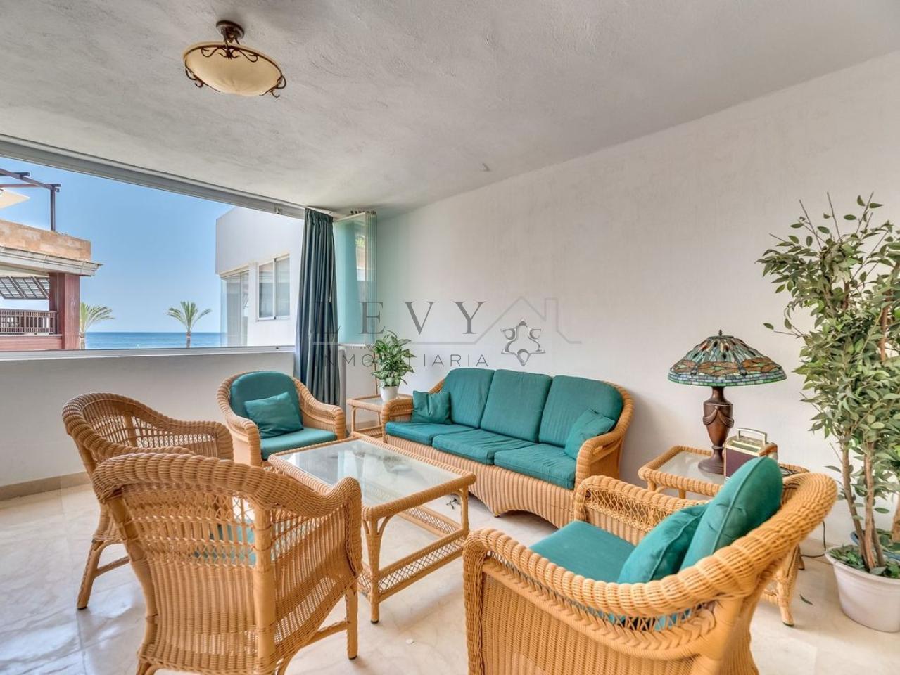 179199719979400174025_179199692328 Fantastico piso frante al Mar en Puerto Banus