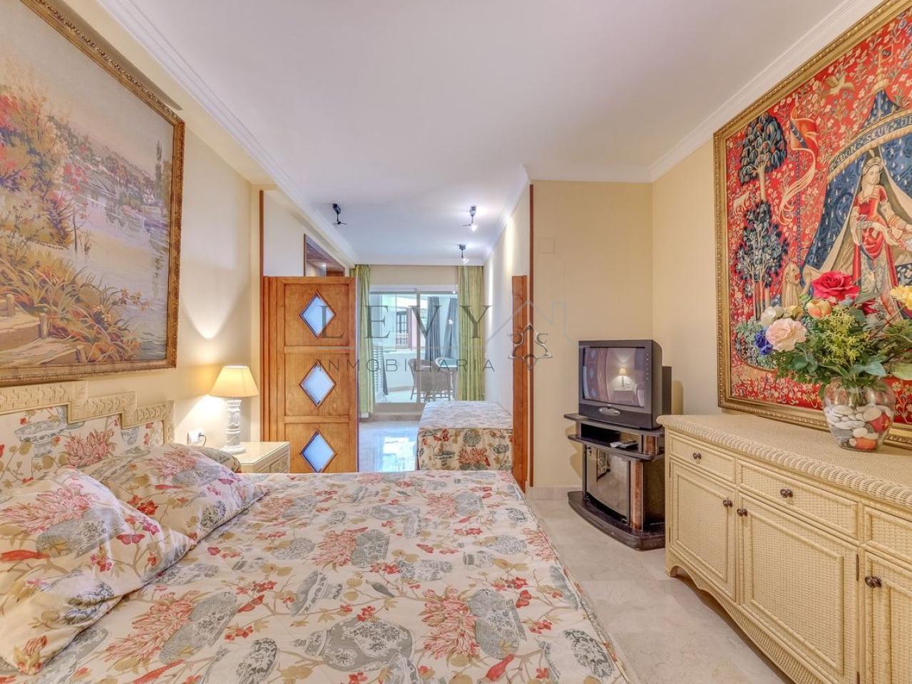 179199720405300174025_179199693202 Fantastico piso frante al Mar en Puerto Banus