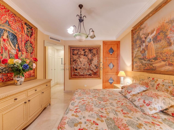 Fantastico piso frante al Mar en Puerto Banus