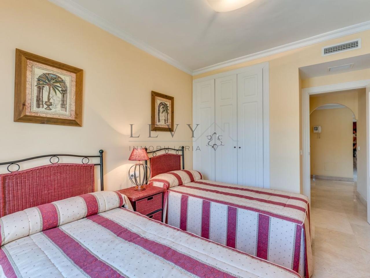 179199720790800174025_179199694007 Fantastico piso frante al Mar en Puerto Banus