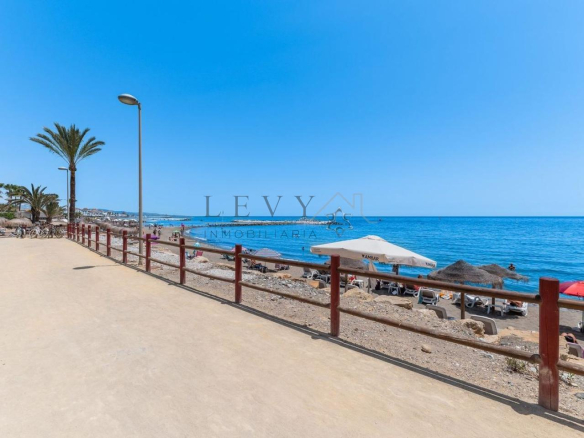 Fantastico piso frante al Mar en Puerto Banus